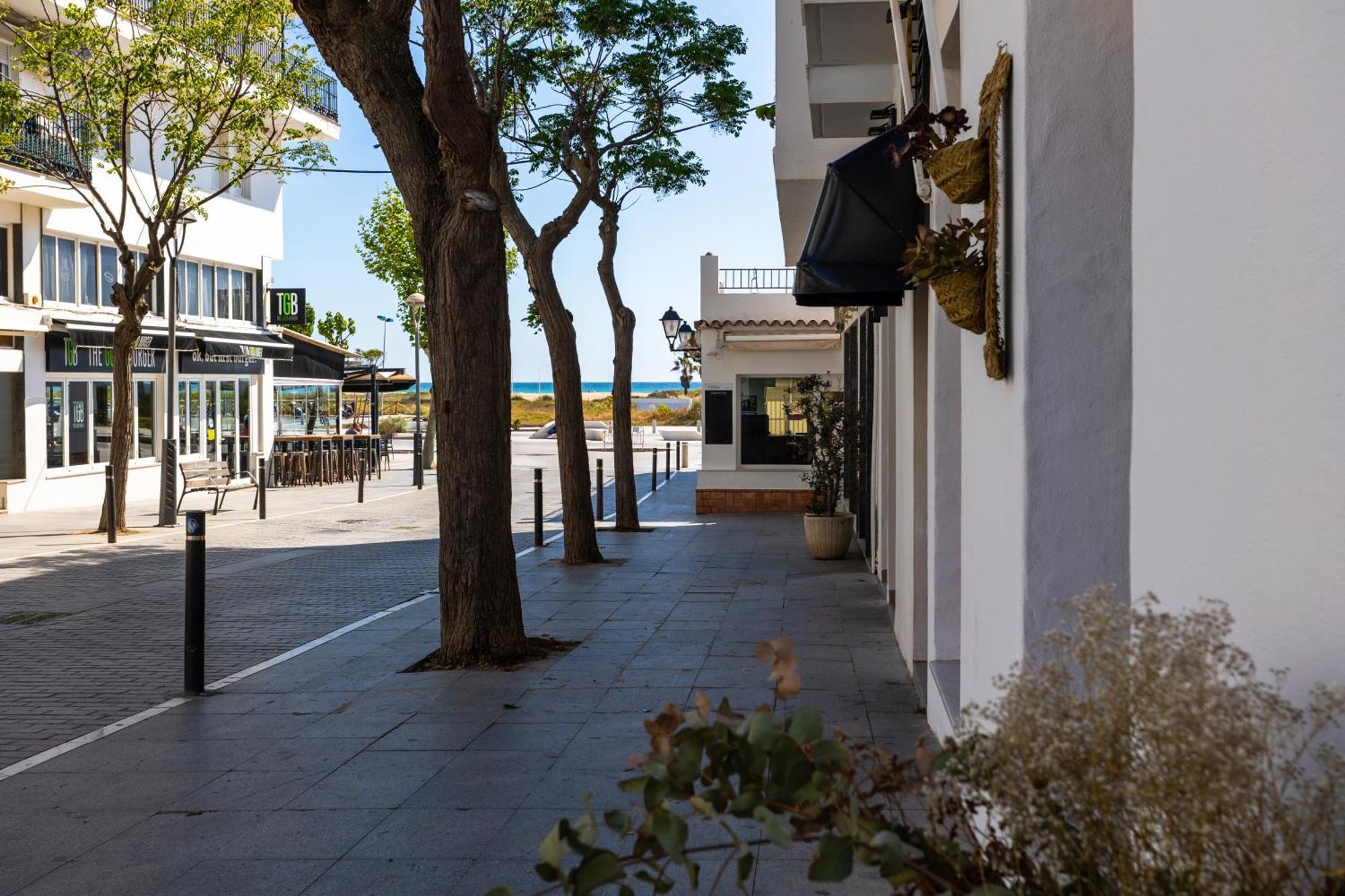 Hotel Oasis Centro Conil De La Frontera Exterior photo